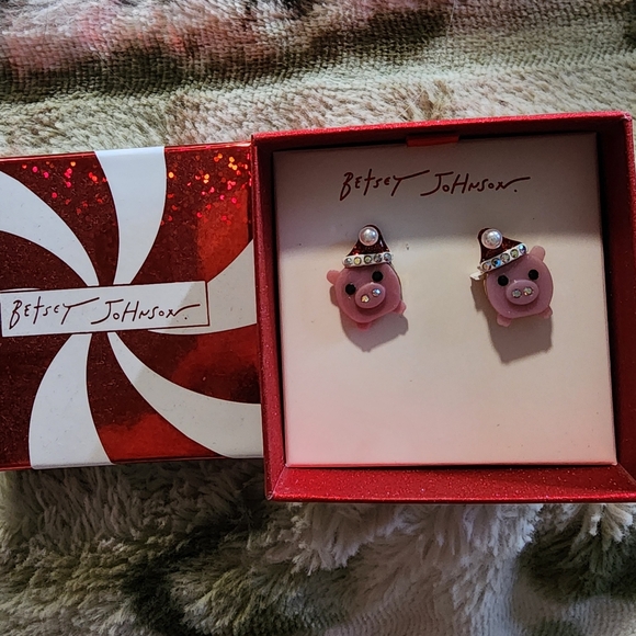 Betsey Johnson Pink Pig Stud Earrings - Picture 2 of 8
